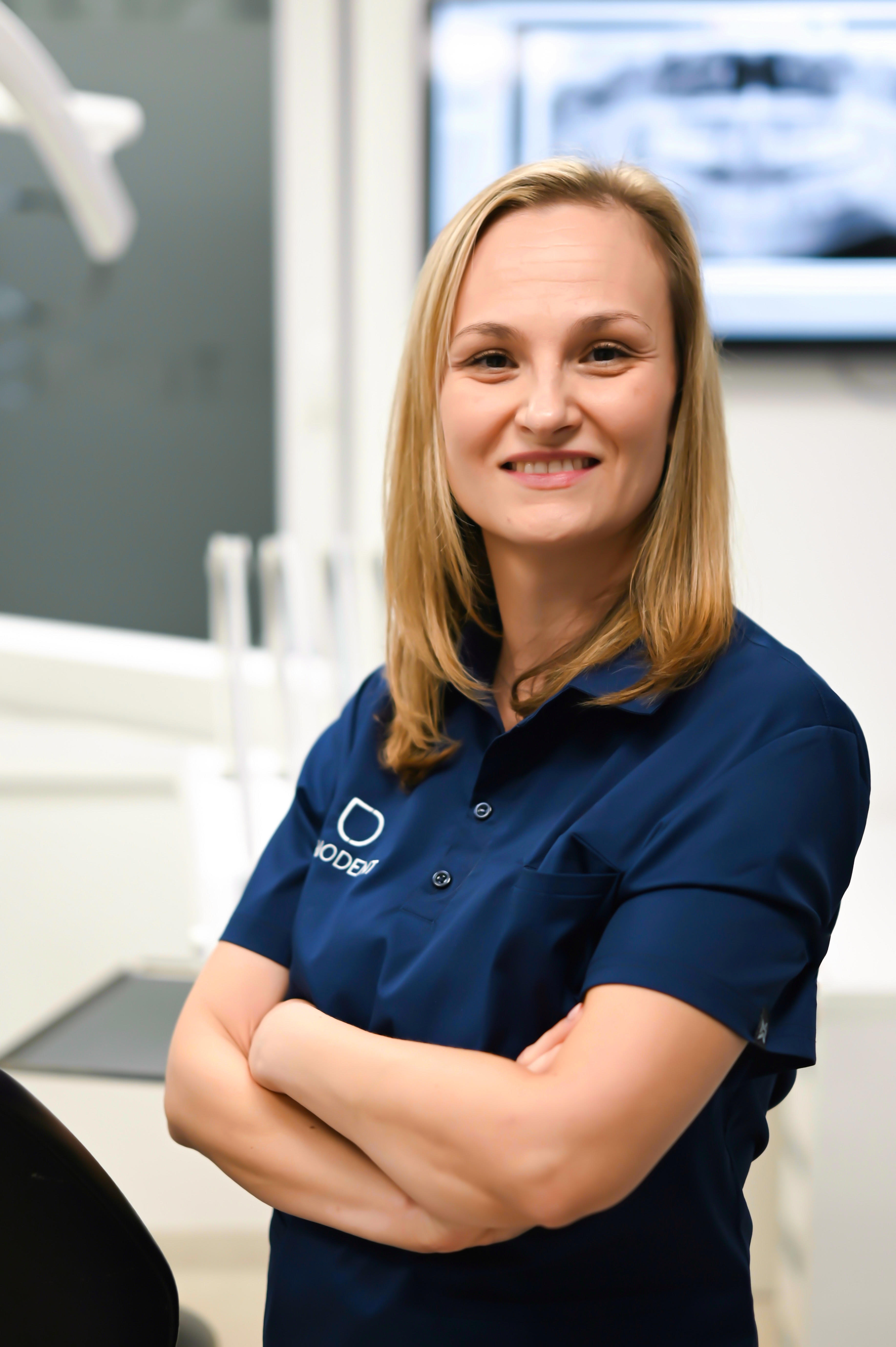 dr. Záhonyi Zsanett